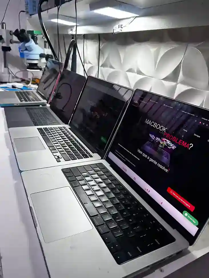 Notebooks e MacBooks reparados pela InfoSquad